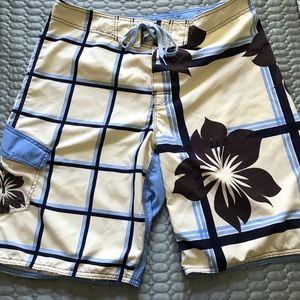 NWOT Billabong men’s board shorts